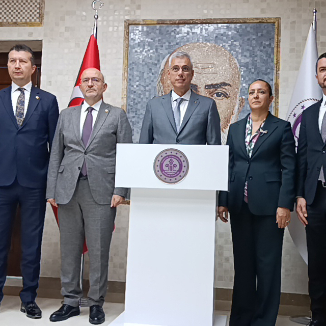 Bakan Memişoğlu: Sağlık çalışanlarına 24 saat kreş hizmeti sunacağız
