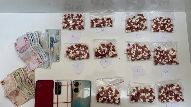 İzmir'de binlerce uyuşturucu ele geçirildi: 74 tutuklama