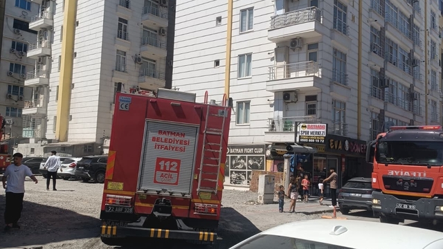 Batman'da iş yeri bacasından yükselen duman paniğe neden oldu