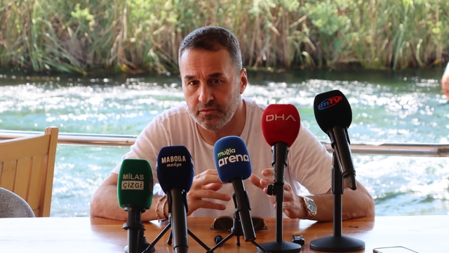 Yalçın Koşukavak: "Zor şartlar altında sahaya çıkıp mücadele ediyoruz"
Muğlaspor Teknik Direktörü Koşukavak:
"Çok fazlasıyla maddi ve manevi desteğe ihtiyaç var"