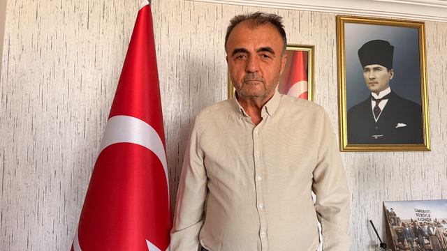 Sera zehirlenmesinde korkunç iddia
Domates hasadının ardından haşere ve zararlılara karşı yapılan ilaçlama sonrası işçilerin mesaiye erken başladığı iddiası
Türk-İş Afyonkarahisar İl Temsilcisi Muharrem Uslu:
"İşçilerin gündeme getirdiği 'İlaçlama sonrası 3 gün yerine 2 gün sonra mesaiye erken başlandı' iddiası tüm yönleri ile araştırılmalı"