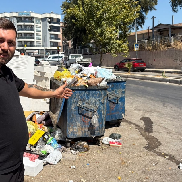 Buca'da başkan değişti, çöp manzaraları aynı kaldı
İzmir'de çöp isyanı yola...