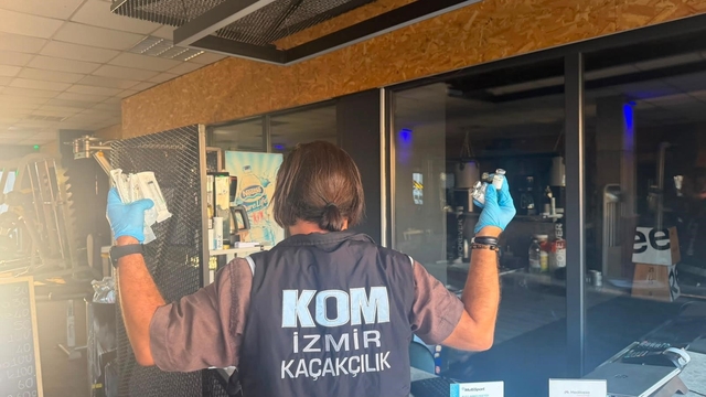 İzmir'de 11,2 milyon TL'lik kaçak kas yapma ilacı ele geçirildi