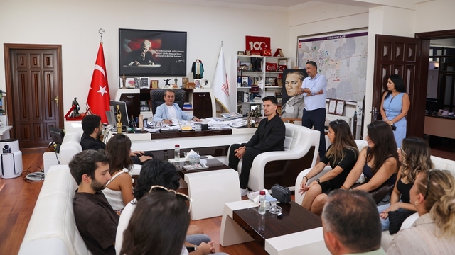 Hayallerine ulaşan gençler Başkan Yetişkin ile buluştu