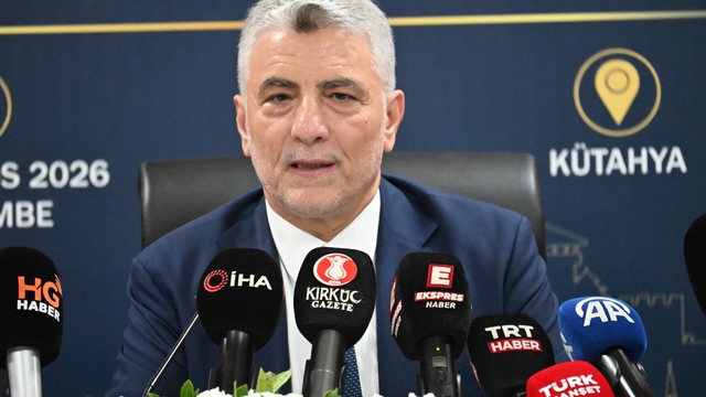 Bakan Bolat Kütahya'nın üretim, sanayi, enerji, turizm ve ihracat potansiyelini değerlendirdi
Kütahya'da STK'larla buluşan Ticaret Bakanı Prof. Dr. Ömer Bolat:
"Kütahya çalışkan insanların, üreten insanların şehri, huzur şehri"