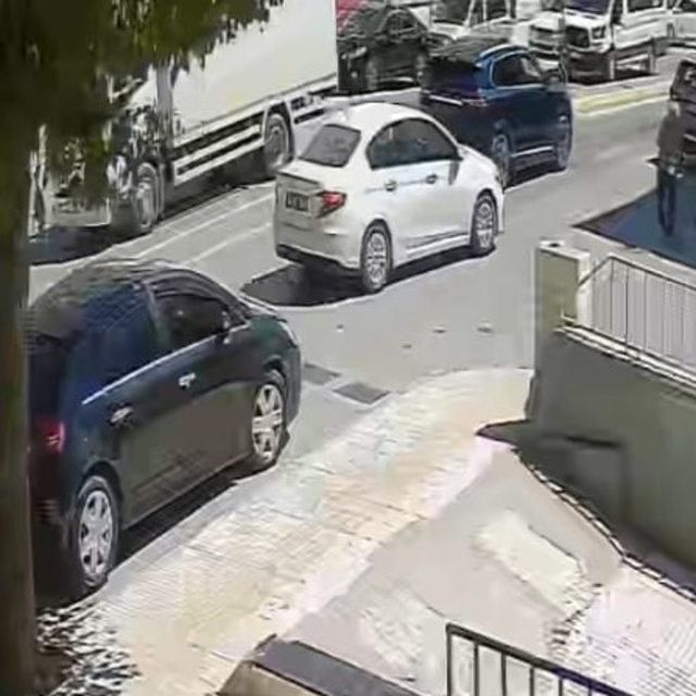 Çorum Belediye Başkanı Aşgın'ın bulunduğu araç zincirleme kazaya karıştı