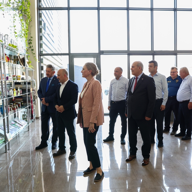 Vali Varol Nazilli Ticaret Odası'na iade-i ziyarette bulundu