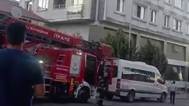 Yangın sırasında dairedeki patlama kamerada