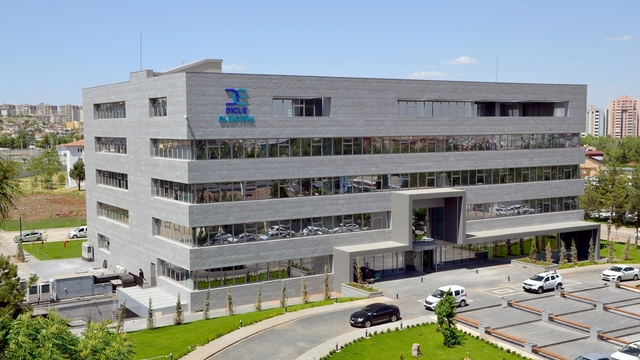 Dicle Elektrik'ten başarılı öğrencilere burs desteği