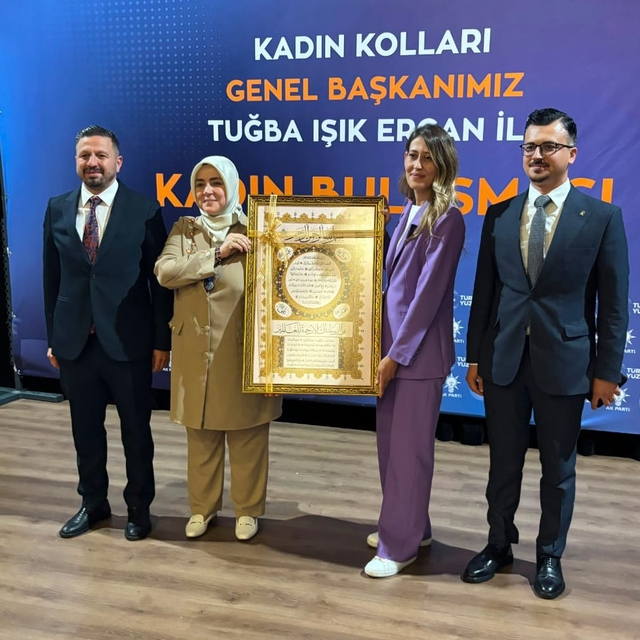 Cumhurbaşkanı Erdoğan'dan Balıkesirli kadınlara sürpriz telefon
Cumhurbaşka...