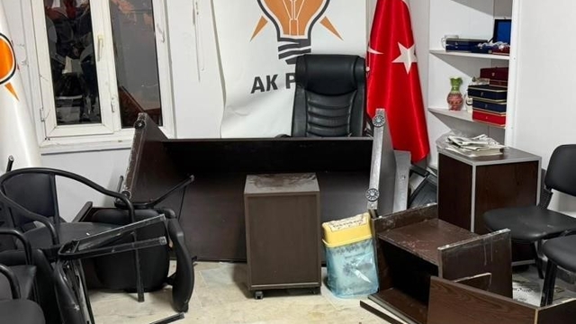 Emet'te AK Parti İlçe Başkanlığına saldıran zanlıya ev hapsi