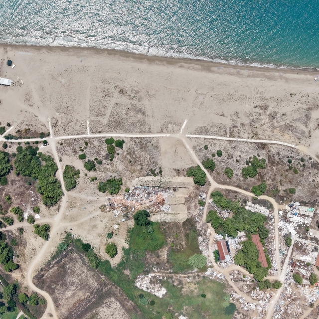 5 yıldızlı otel sahili kazıp çöplük yaptı, kaplumbağa dostu sertifikası ipt...