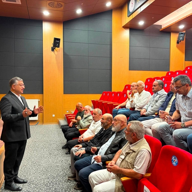 DPÜ Rektörü Kızıltoprak, Kütahyalı esnaflarla bir araya geldi