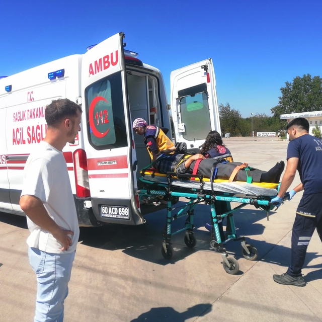 Akaryakıt istasyonu önündeki kaza kamerada