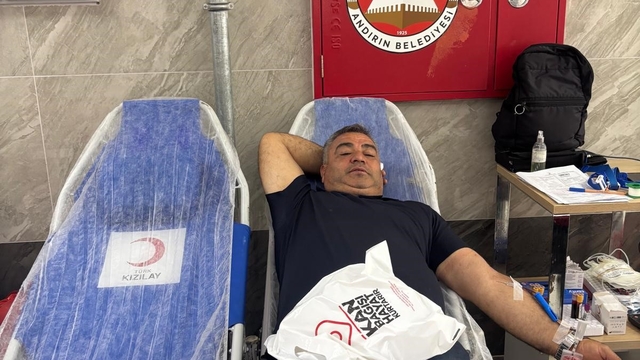 Andırın'da muhtarlardan Kızılay'ın kan bağışı kampanyasına destek