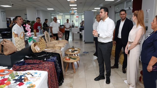 Akdeniz'de 'Emekten Sahneye' yılsonu sergisi
