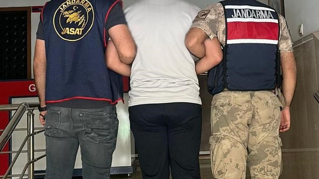 Dolandırıcılık suçundan aranan şahıs yakalandı