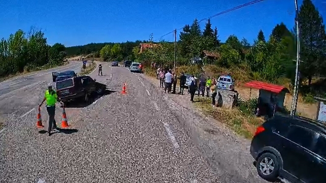 Kastamonu'da iki otomobil çarpıştı: 2 yaralı