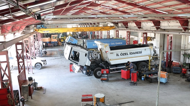 Elazığ'da makina ikmal atölyelerinde yoğun yaz mesaisi