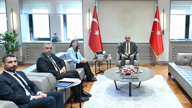 Başkan Bucak, Ulaştırma Bakanı Uraloğlu ile tramvay projesini değerlendirdi