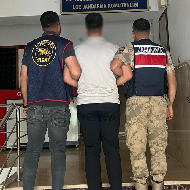 Dolandırıcılık suçundan aranan şahıs yakalandı
