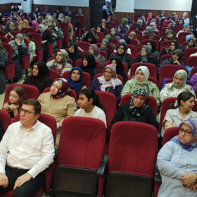 Devrek'te Yaz  Kur'an Kursu öğrencilerinden mezuniyet sevinci