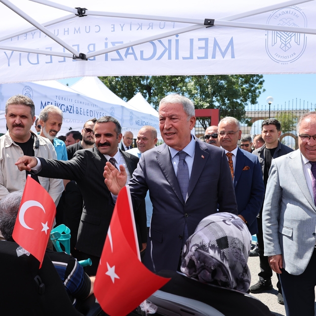 Akülü araç ve tekerlekli sandalye teslim töreni düzenlendi