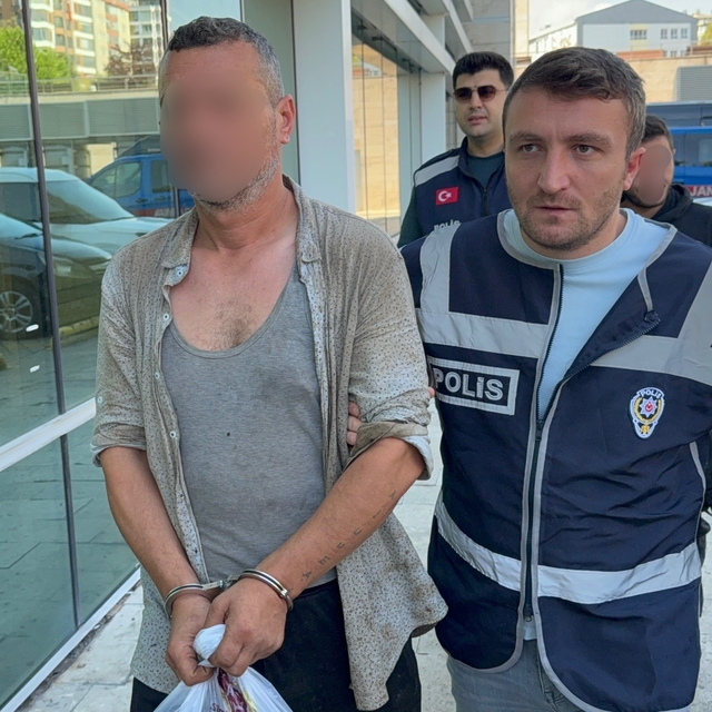 Eşini silahla tehdit eden koca gözaltına alındı