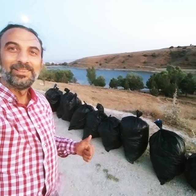 Balık tutmaya geldikleri gölette çöp topladılar
Zemzemiye Gölet'indeki çevr...