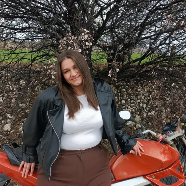 Otomobille çarpışan motosikletin sürücüsü Nehir, hayatını kaybetti