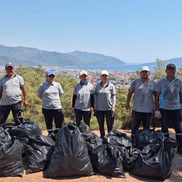 Marmaris'te seyir noktalarında temizlik çalışması