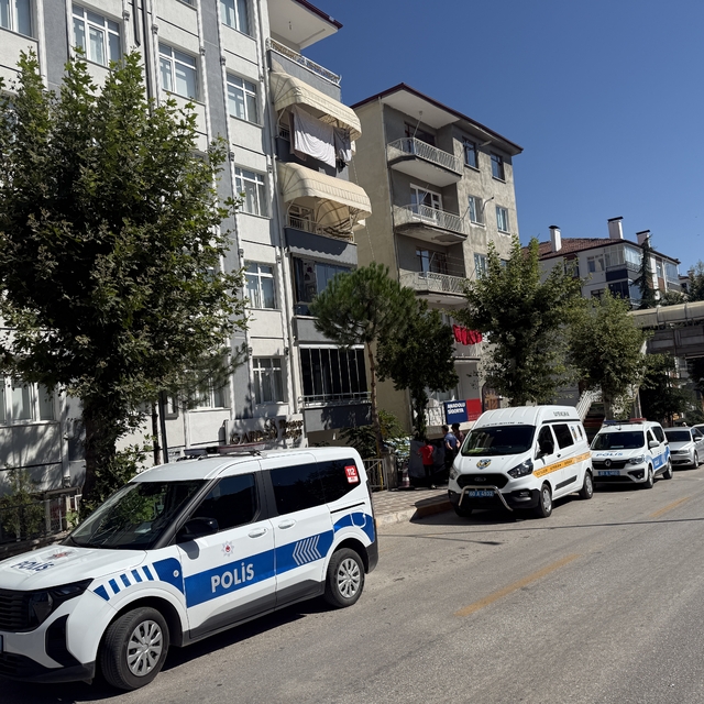 Balkondan düşüp hayatını kaybetti