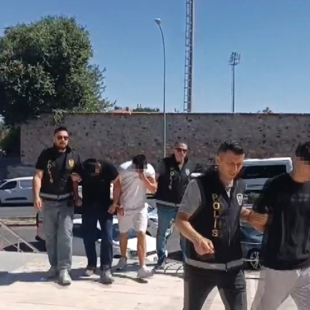 "Sazan sarmalı" dolandırıcılığına 3 ilde operasyon: 2 tutuklama