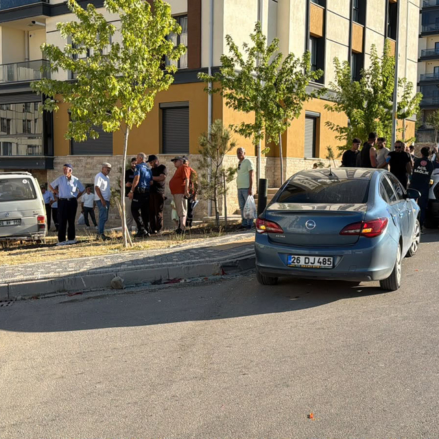 Eskişehir'de otomobille kamyonet çarpıştı; 6 yaralı