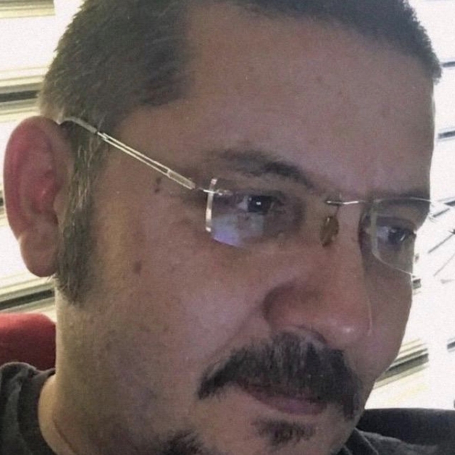 Haber alınamayan doktor evinde ölü bulundu