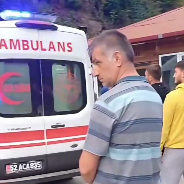 Ordu'da şelale göletine giren çocuk, boğulma tehlikesi geçirdi