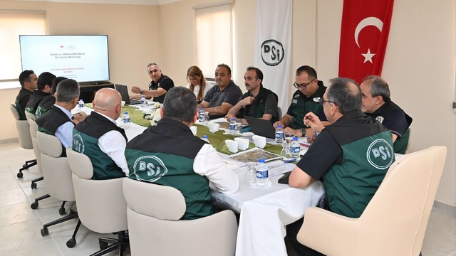 Kırklartepe Barajı sulama inşaatı şantiyesinde toplantı
