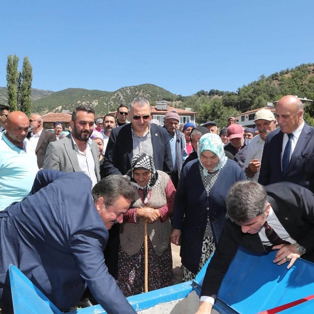 Ümük köyünde bin dekarlık arazi basınçlı sulamayla buluştu
