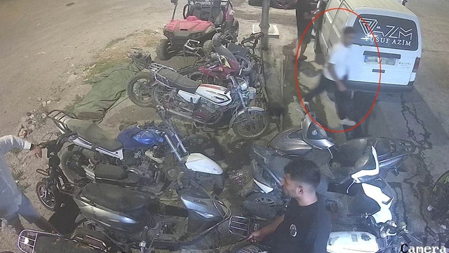 Arkadaşına selam vermek için girdiği işyerinde tamir kanalına düştü