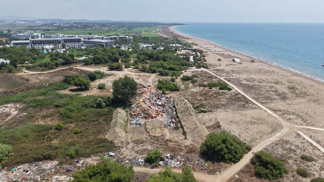 Sahili kazıp çöplük yapan 5 yıldızlı otele 1 milyon 678 bin TL ceza