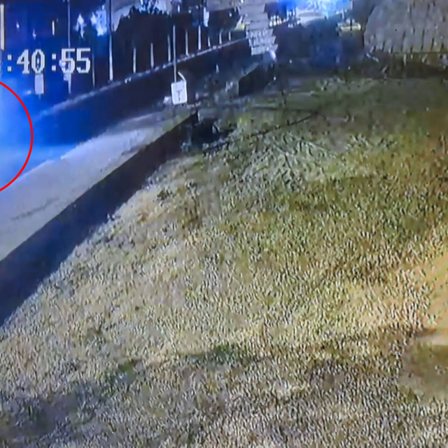 Kavşakta iki otomobil çarpıştı: 2 ölü, 3 yaralı