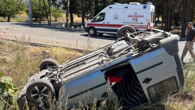 Bilecik'te seyir halinde kontrolden çıkan araç takla atarken, sürüsü yaralandı