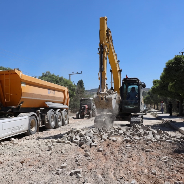 Bilecik'te sıcak asfalt mesaisi başladı