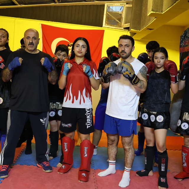 Çocuk yaşlarda başladığı sporda, şimdi şampiyon sporcular yetiştiriyor