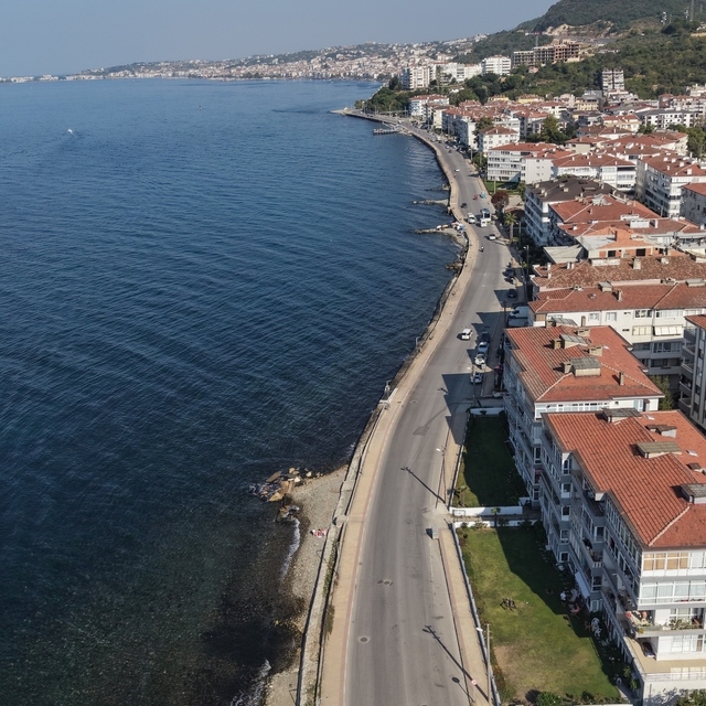 Çınarcık'ta denize girmek yasaklandı: Deniz kirlendi, ceza yağdı