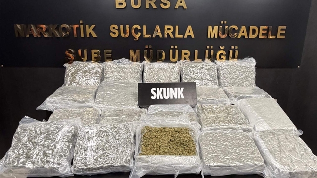 Bursa'da 45 kilo uyuşturucu ele geçirildi... Ev ve aracı böyle arandı