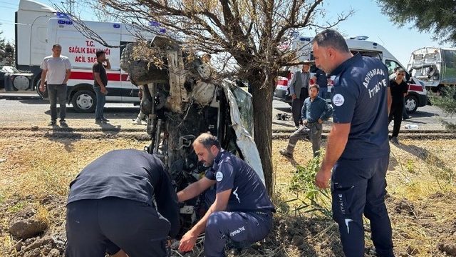 Düğün törenine giden aile kaza yaptı: 6 yaralı