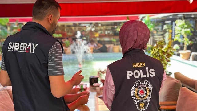 Erzincan'da 300 vatandaşa siber güvenlik eğitimi