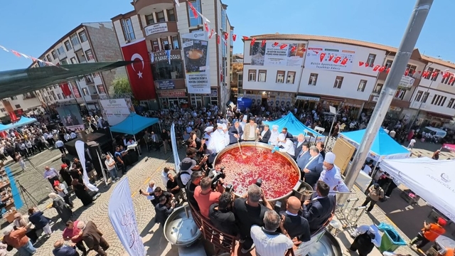 Dev kazanda hazırlanan kuru fasulye ile dünya rekoru kırıldı