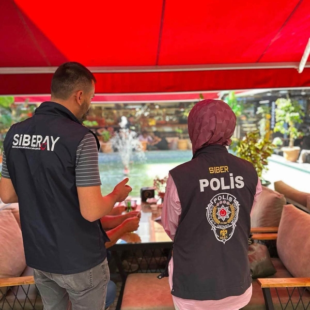 Erzincan'da 300 vatandaşa siber güvenlik eğitimi